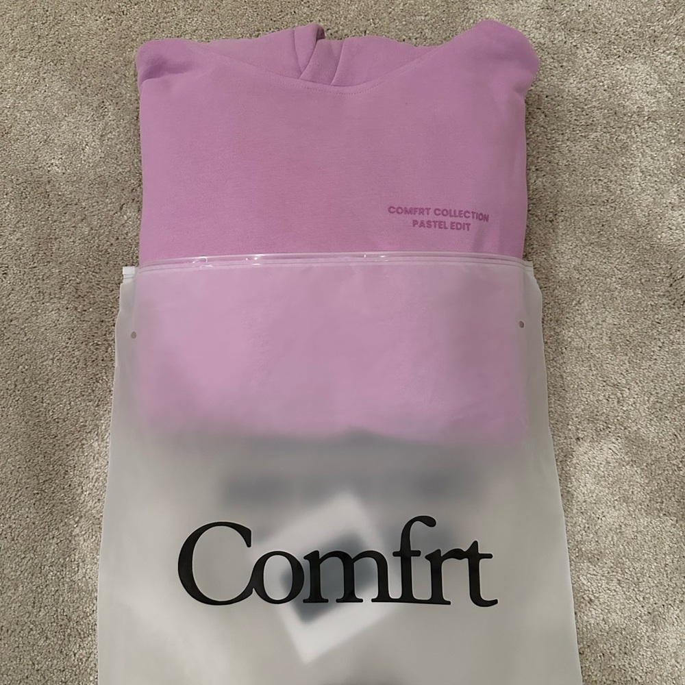 🚫SOLD- NWT Comfrt Lilac Pastel Hoodie size Small